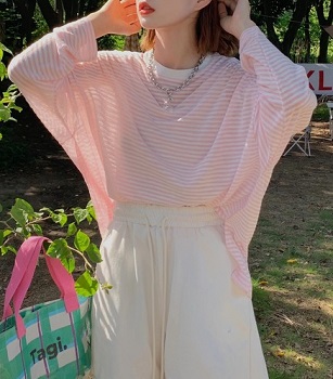 ユニコーンに乗って3話永野芽郁衣装Tシャツ