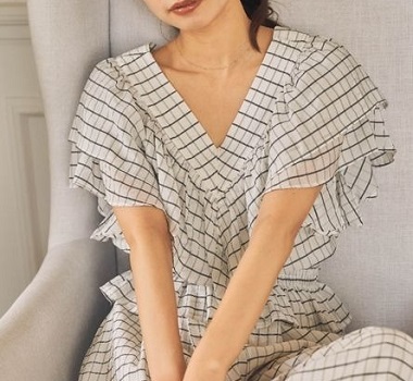 ラビット田村真子アナ衣装ブラウス