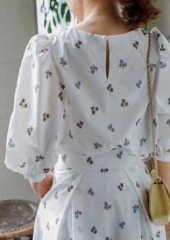 めざまし井上清華アナ衣装ブラウスとスカート