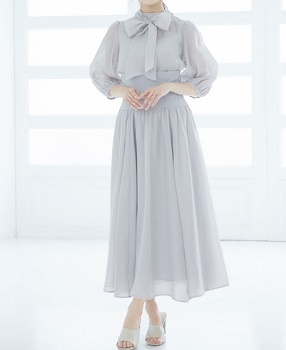 めざまし井上清華アナ衣装ブラウス・スカート