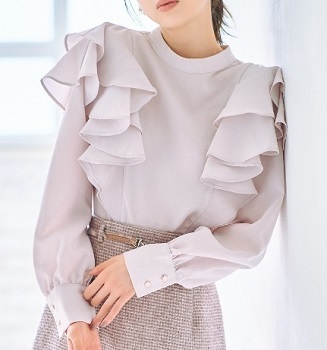 午前0時の森水卜麻美アナ衣装ブラウス