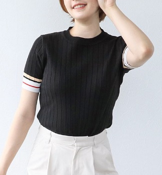 午前0時の森水卜麻美アナ衣装トップス