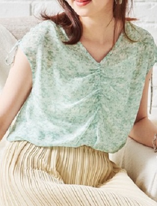 最高のオバハン中島ハルコ2022年8話松本まりか衣装ブラウス