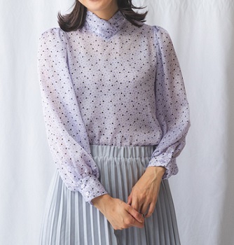 ZIP水卜麻美アナ衣装ブラウス