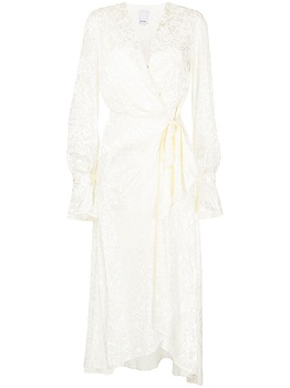 ドラマ『星降る夜に』制作発表雪宮 鈴(ゆきみや すず)役吉高由里子さん衣装ドレス