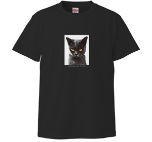 溺愛カレシの作り方5話 与田祐希 着用 piriri pop 黒猫・こっち見んなよ! ブラックの猫写真プリントTシャツ