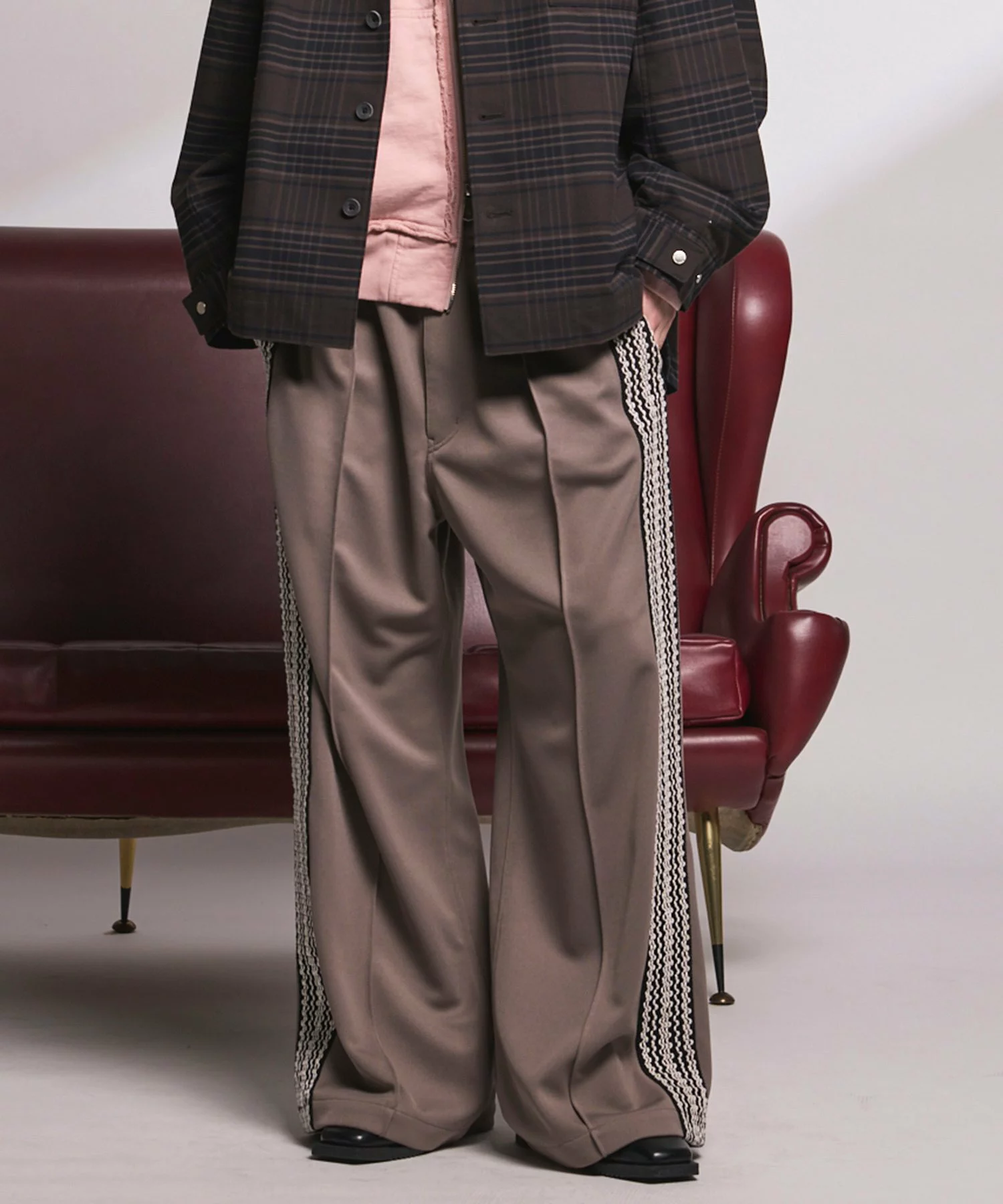 それスノ 向井康二 着用 MAISONSPECIAL Bright Jersey Sideline One-tuck Prime-Wide Track Pants パンツ